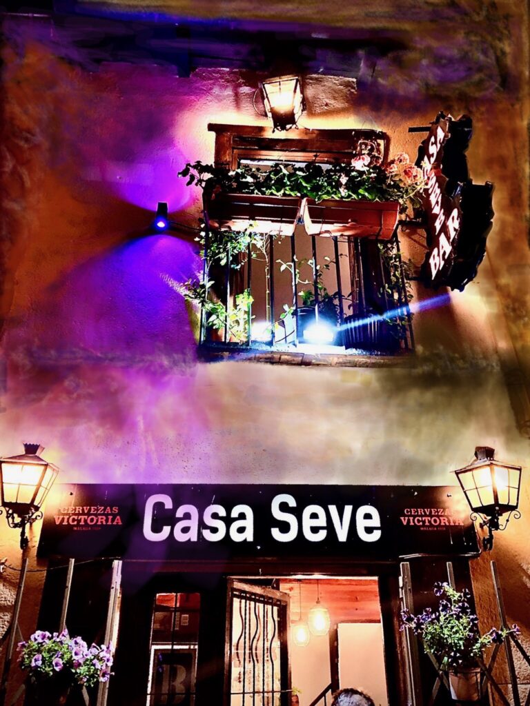 Fachada del Bar Casa Seve. Segovia.